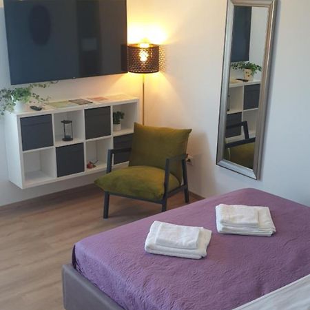 Studio Apartment Hana Пула Экстерьер фото